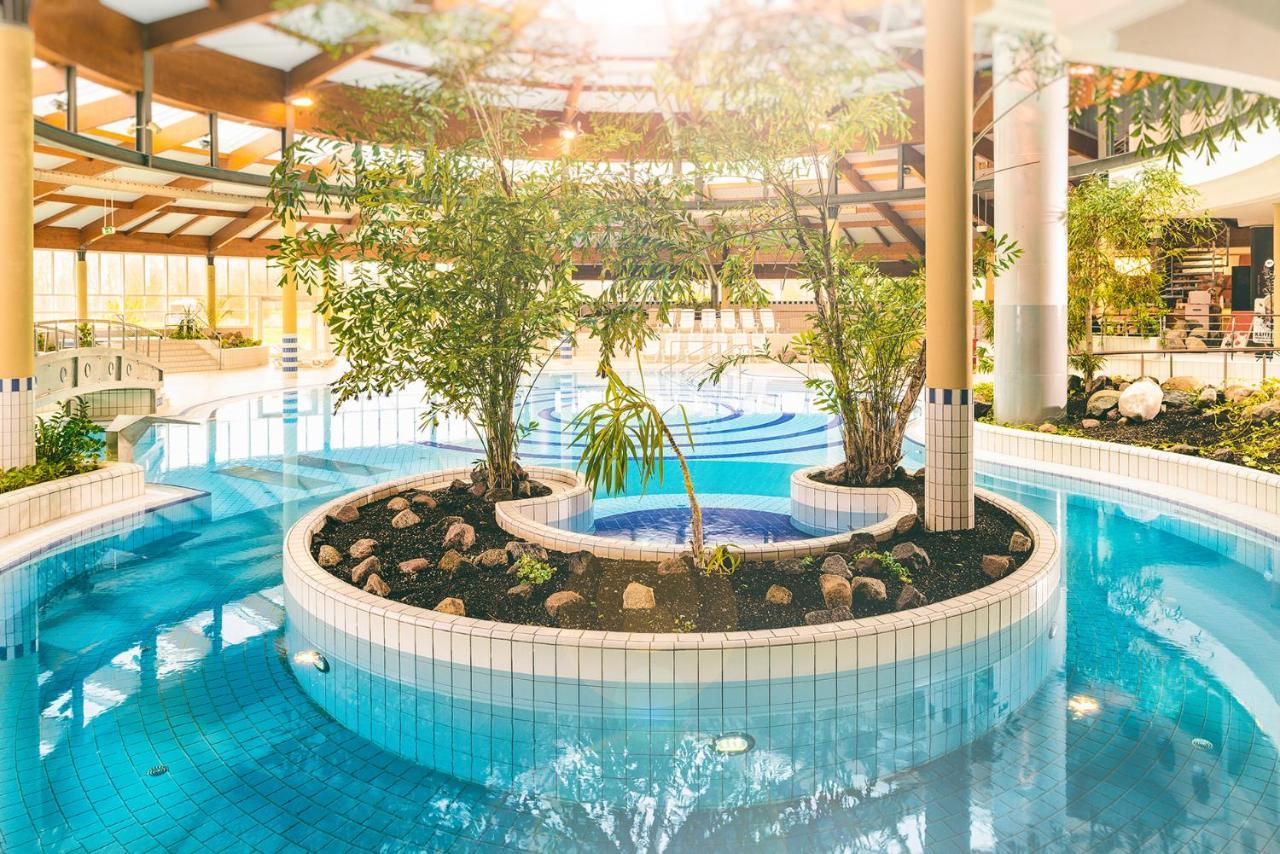 Traumblick Sellin: Spacious Beachside Apartment with Pool and Sauna Goehren  Exterior photo