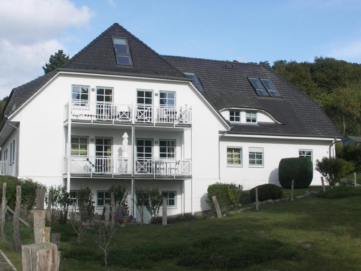 Traumblick Sellin: Spacious Beachside Apartment with Pool and Sauna Goehren  Exterior photo