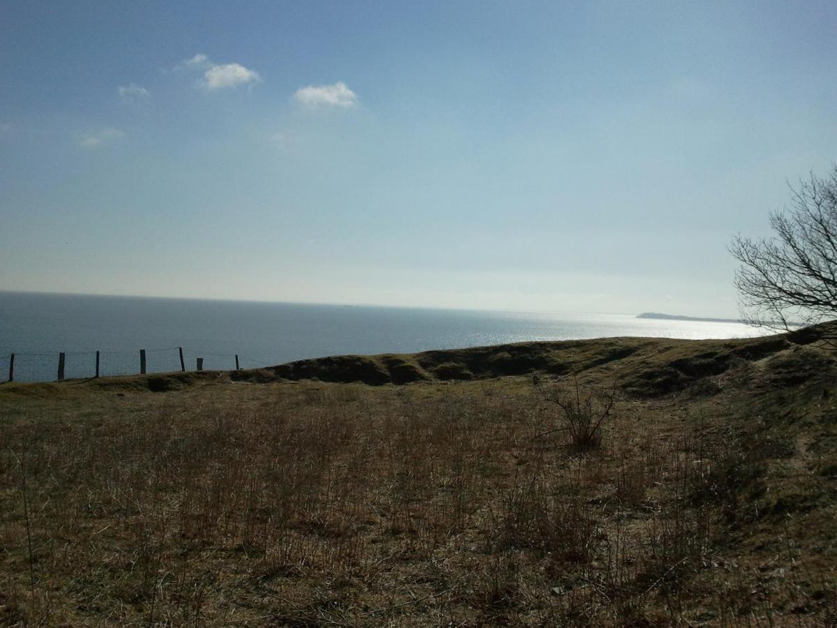 Traumblick Sellin: Spacious Beachside Apartment with Pool and Sauna Goehren  Exterior photo